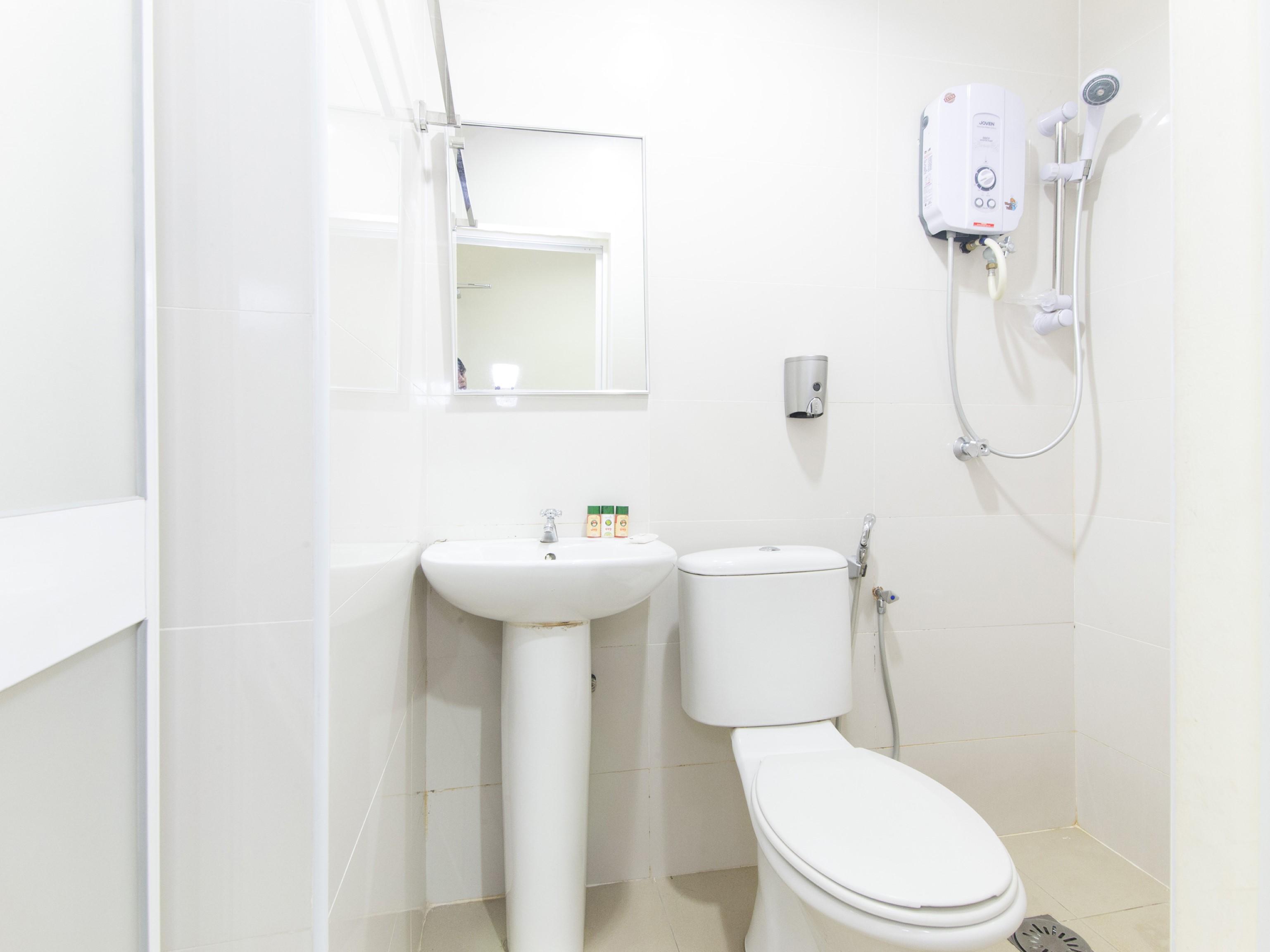 Oyo 327 Buddys Hotel Куала Лумпур Екстериор снимка