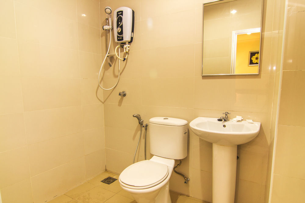 Oyo 327 Buddys Hotel Куала Лумпур Екстериор снимка
