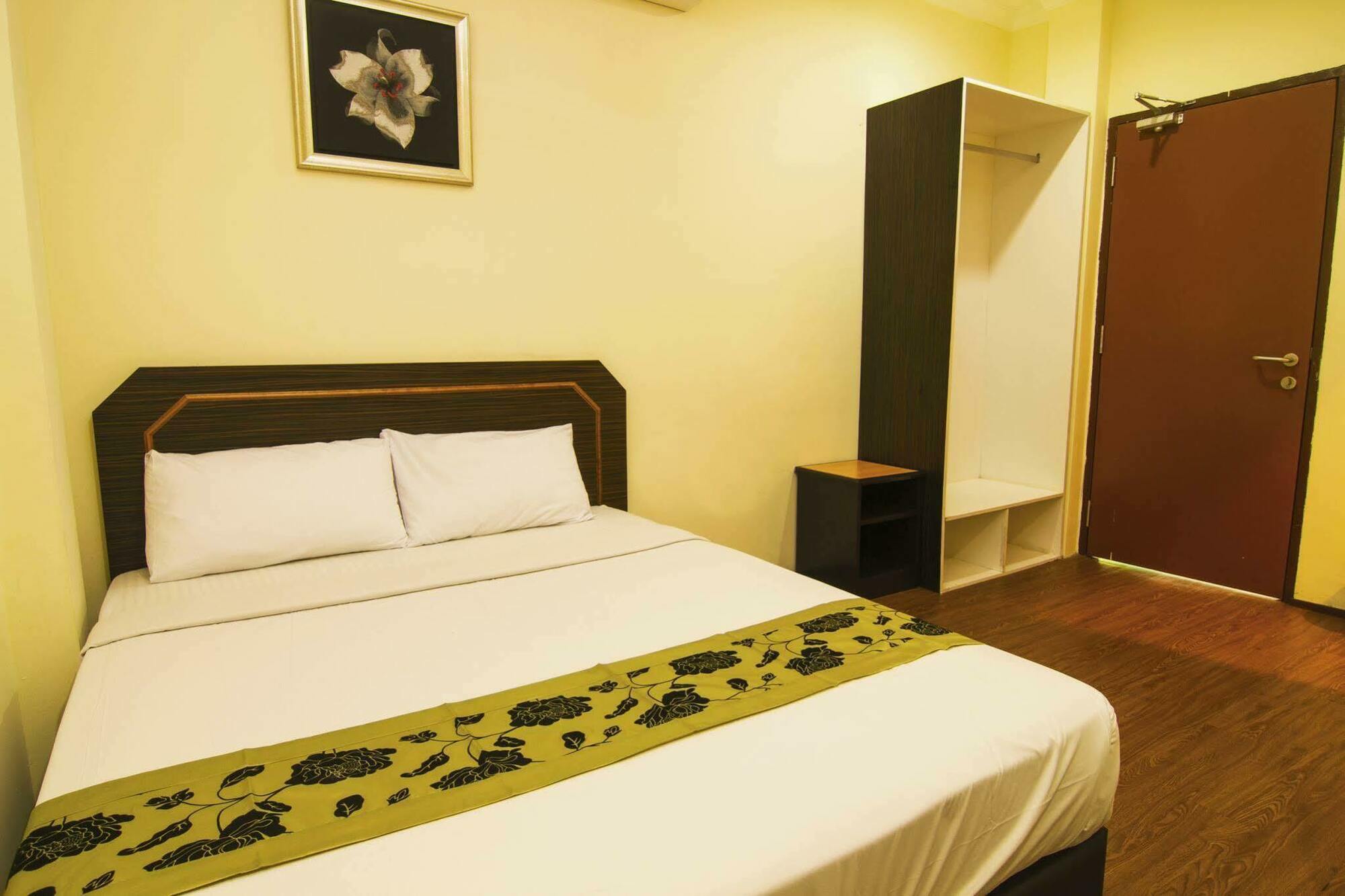 Oyo 327 Buddys Hotel Куала Лумпур Екстериор снимка